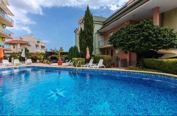 Duplex Apartments Sveti Vlas Eksteriør billede